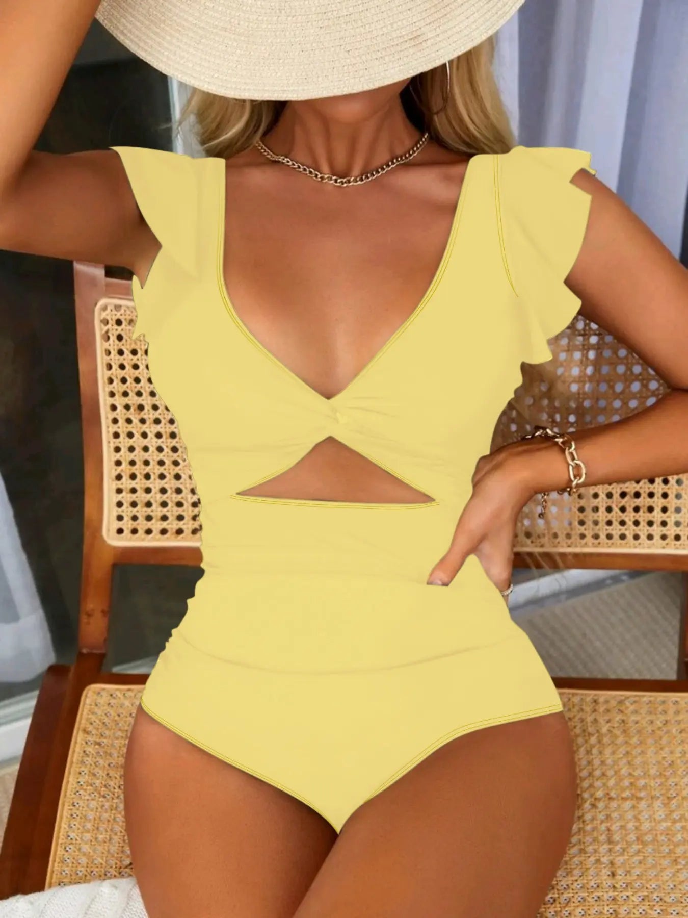 Women'S Plain Cut Out Twist Backless One-Piece Swimsuit, Casual Ruffle Cap Sleeve Deep V Neck Swimwear for Summer, Fashion Women'S Swimsuit for Beach Holiday Vacation, Cutout Swim Suit
